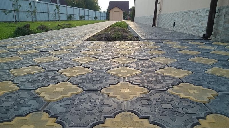 Декоративная тротуарная плитка* • Загородный дом