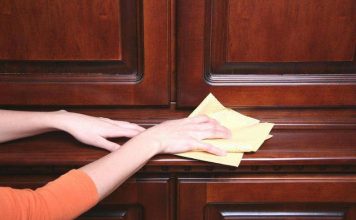 Как ухаживать за деревянной или фанерованной мебелью