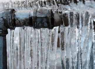 Замерз водопровод в доме
