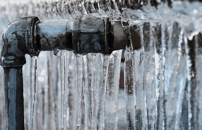 Замерз водопровод в доме
